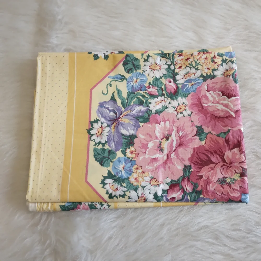 FABRIC PILLOW PANELS w/ border, Georgeous Dense Florals On Yellow 4 Panels 1 Yd